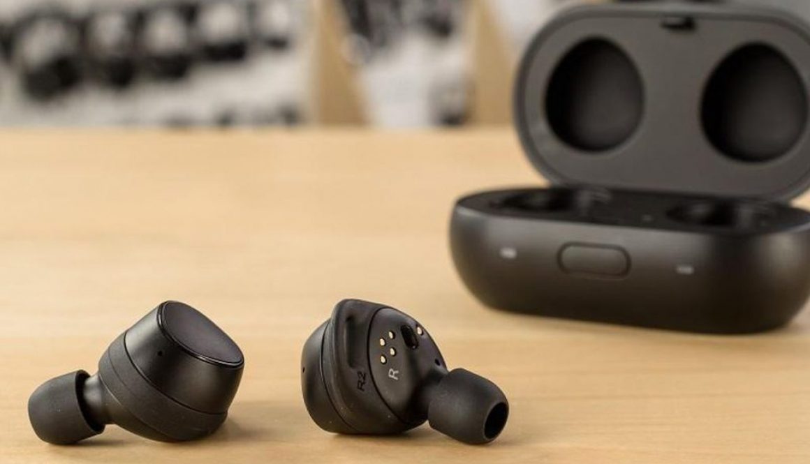 https___blogs-images.forbes.com_forbes-finds_files_2018_06_samsung-gear-iconx